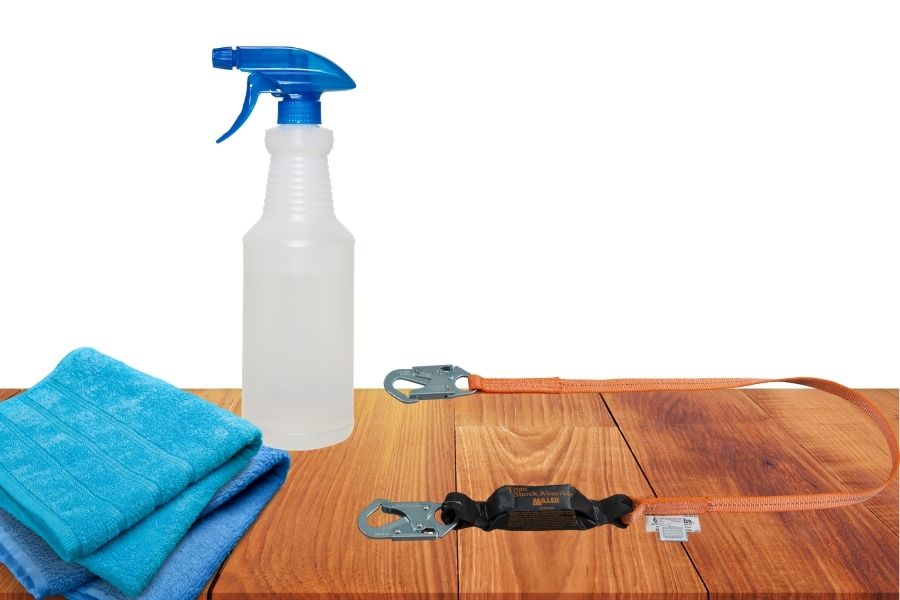 Limpieza del equipo de protección anticaídas